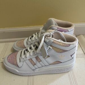 Adidas Originals Women's Forum Mid shoe in Cloud White / Bliss Orange